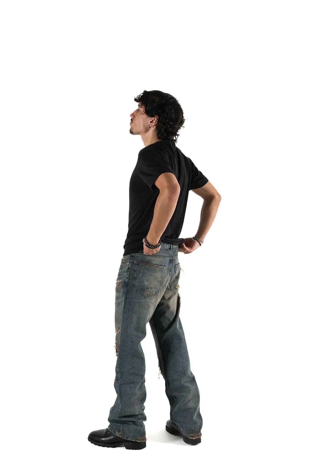 14 oz Jeans, Distressed, Flared Passform, authentischer Used-Look